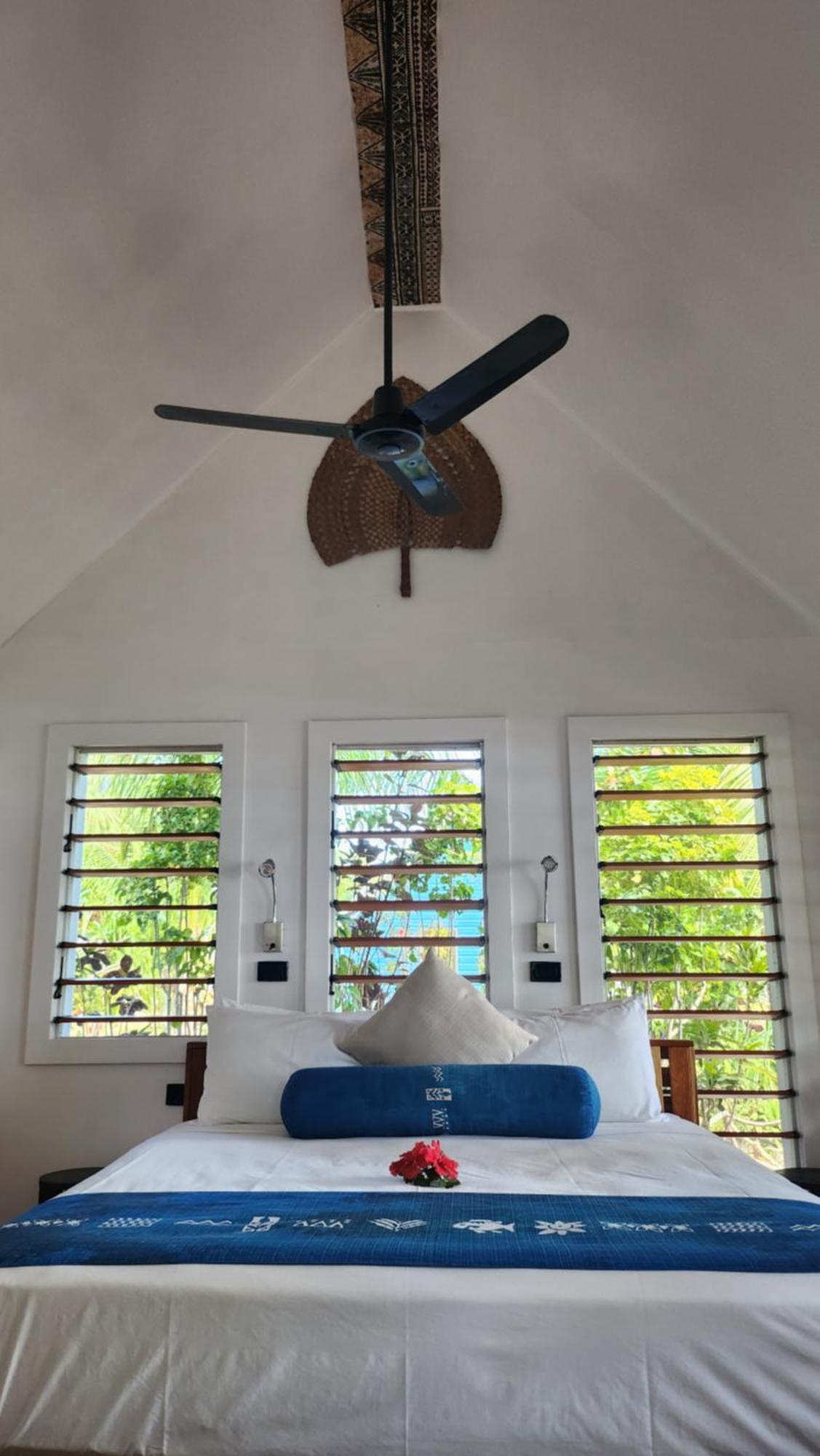 Oarsman'S Bay Lodge Naisisili Extérieur photo